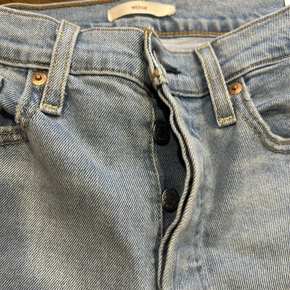 Levis Jeans Size 30 Wedgie Straight Button Fly Blue‎ Denim